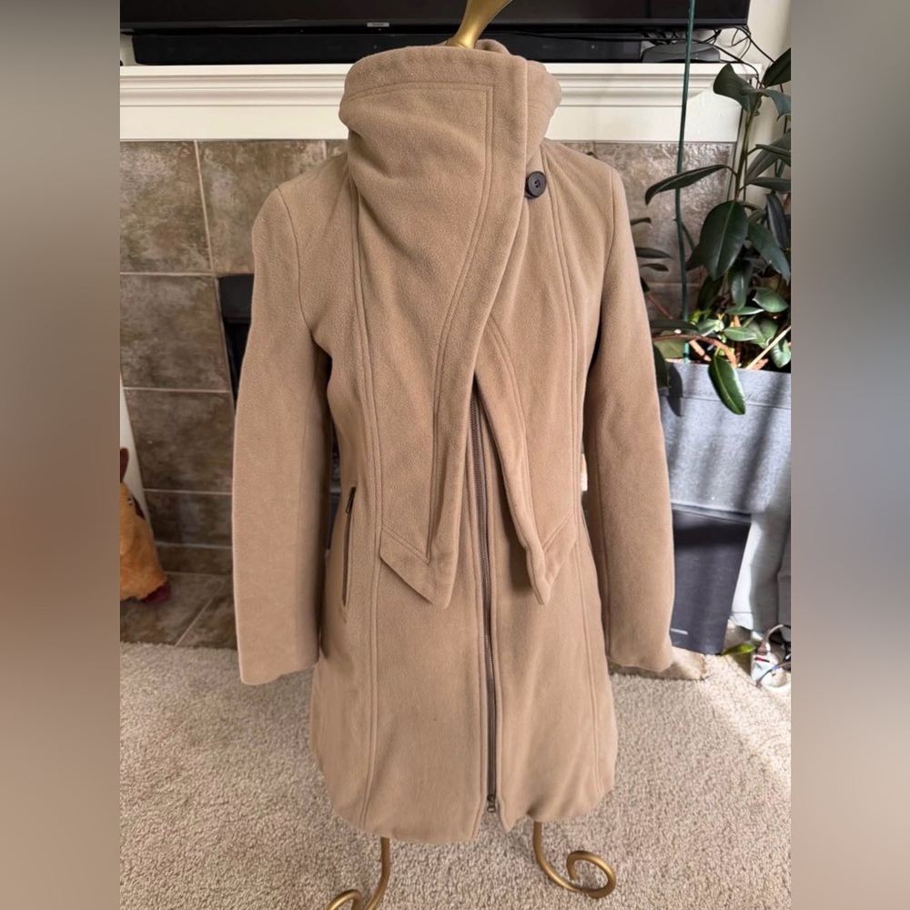 Soia & Kyo Beige Coat size L(runs as Medium) Wool Blend
